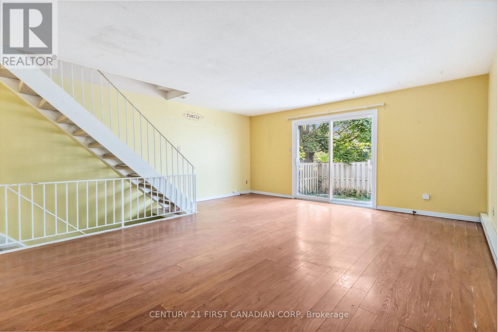 Photo 5 of 28 for 118 Monmore Road