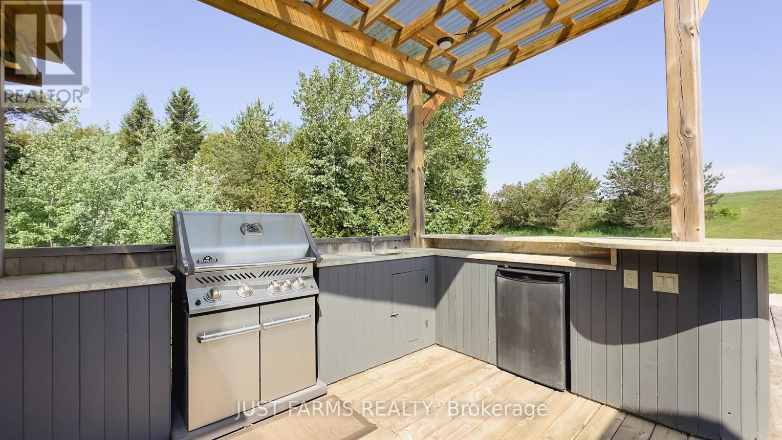 837 7th Avenue, Hanover, Ontario  N4N 2K3 - Photo 35 - X12194315