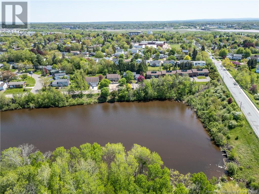 Property at 398 Westmount Boulevard image 2