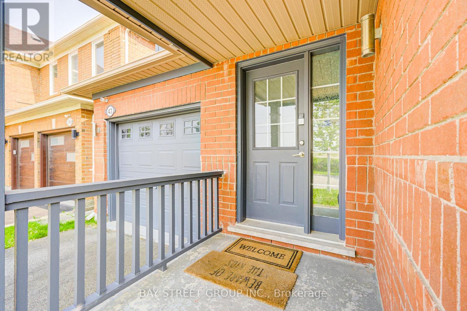 43 Tower Bridge Crescent, Markham, Ontario  L6C 2M9 - Photo 2 - N12194311