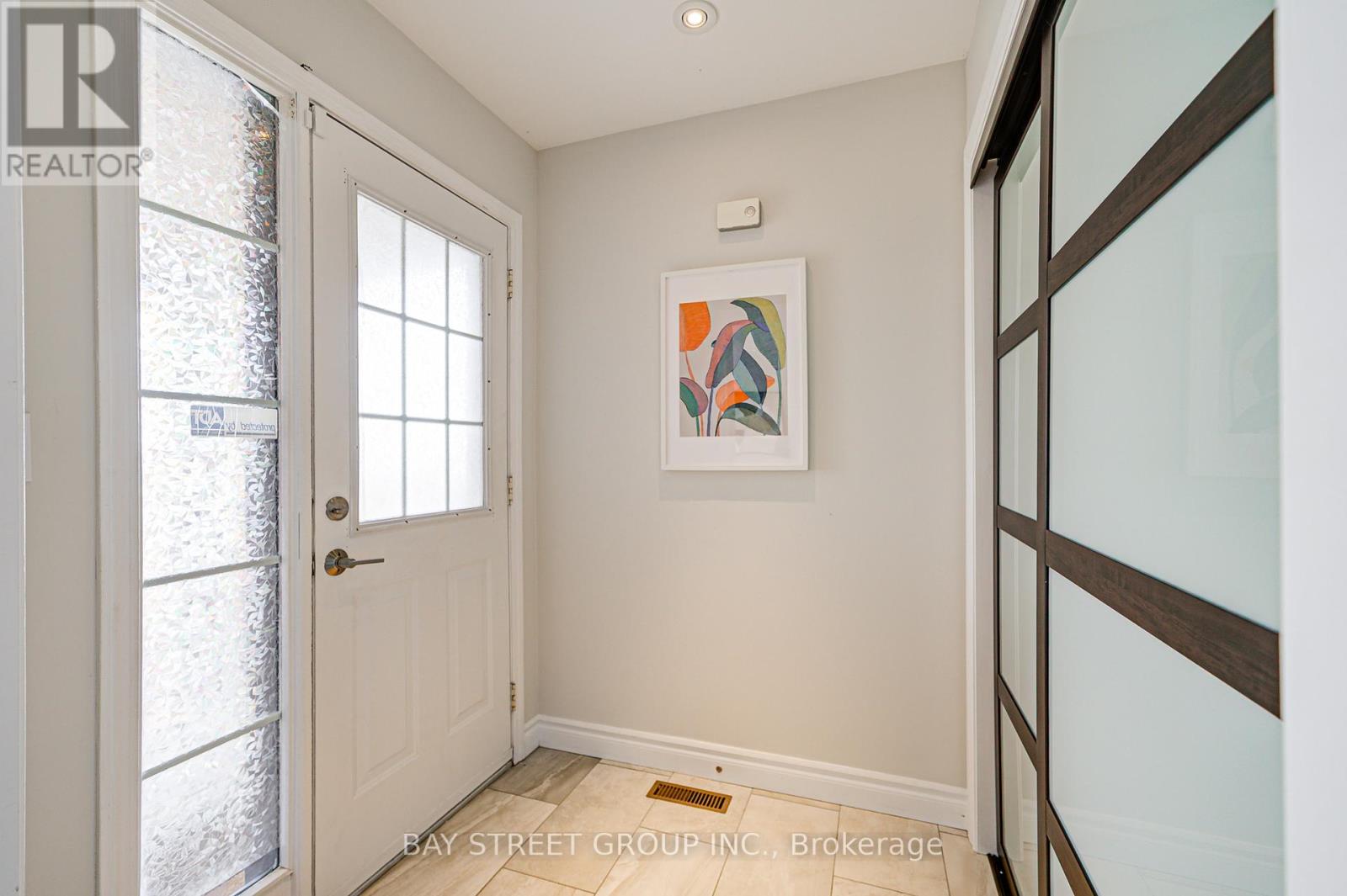 43 Tower Bridge Crescent, Markham, Ontario  L6C 2M9 - Photo 3 - N12194311