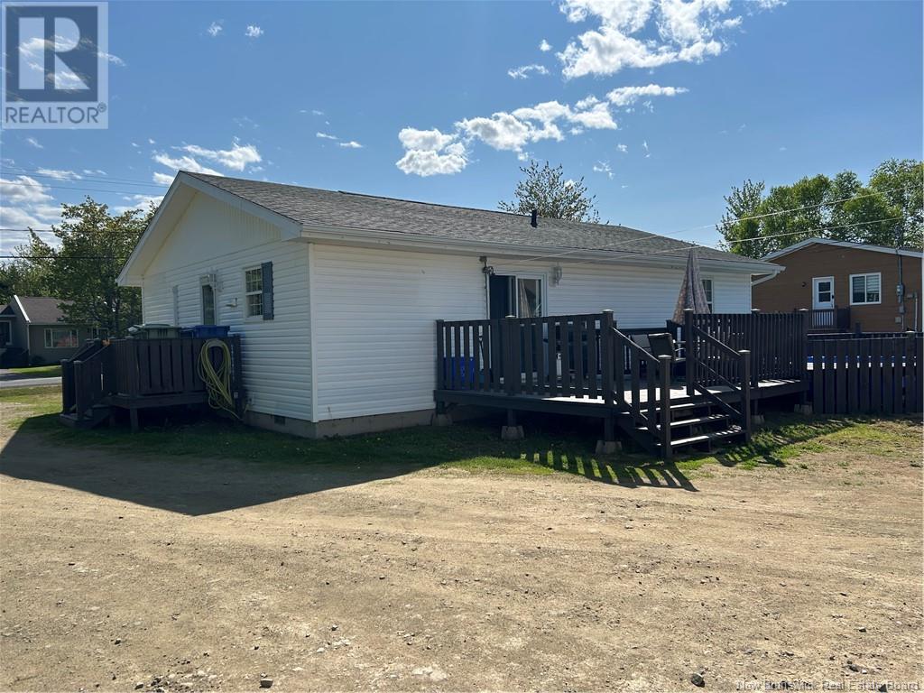 Property at 4044 rue Foster image 3