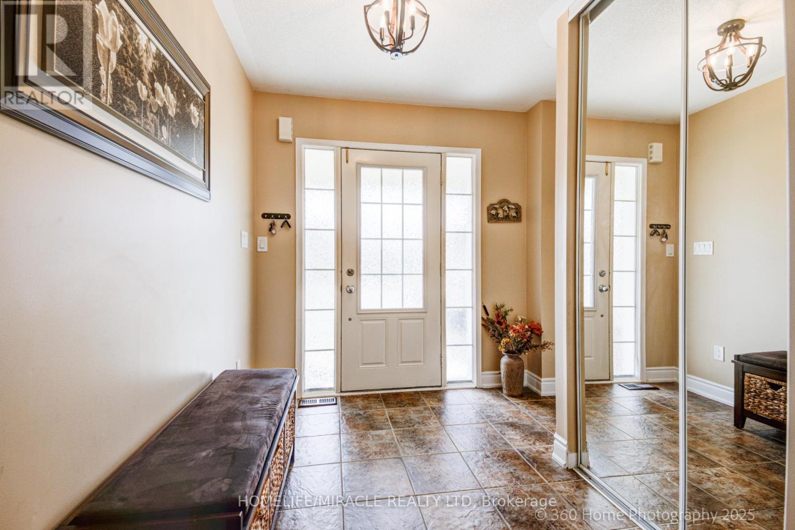 193 Orr Drive, Bradford West Gwillimbury, Ontario  L3Z 0S2 - Photo 1 - N12164777