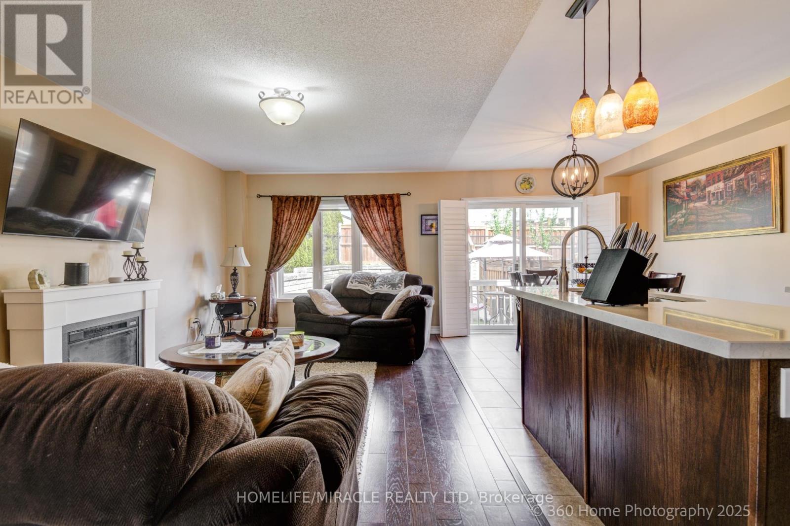 193 Orr Drive, Bradford West Gwillimbury, Ontario  L3Z 0S2 - Photo 6 - N12164777