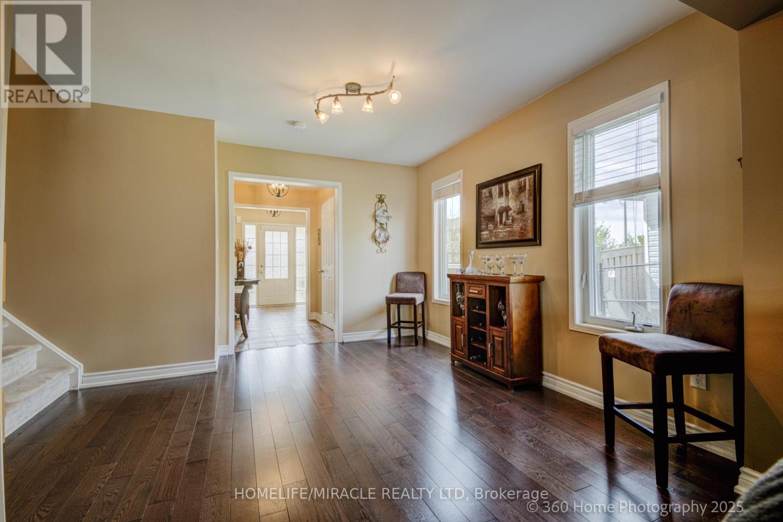 193 Orr Drive, Bradford West Gwillimbury, Ontario  L3Z 0S2 - Photo 4 - N12164777