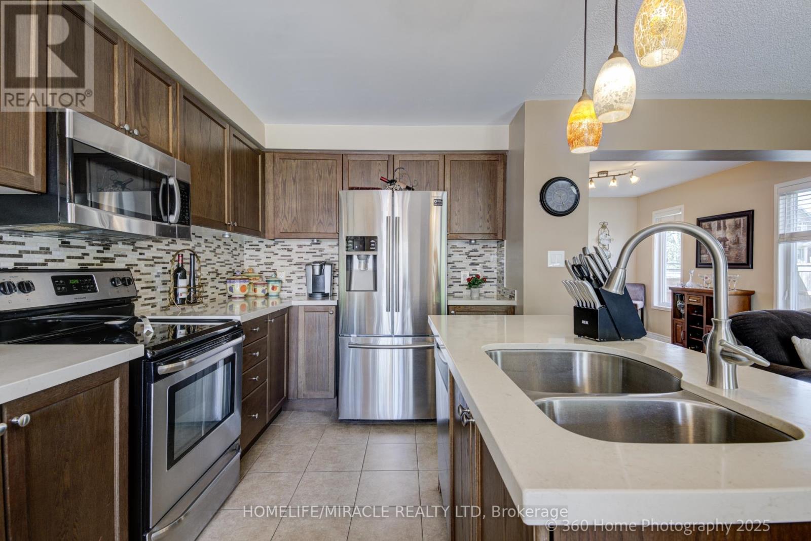 193 Orr Drive, Bradford West Gwillimbury, Ontario  L3Z 0S2 - Photo 9 - N12164777