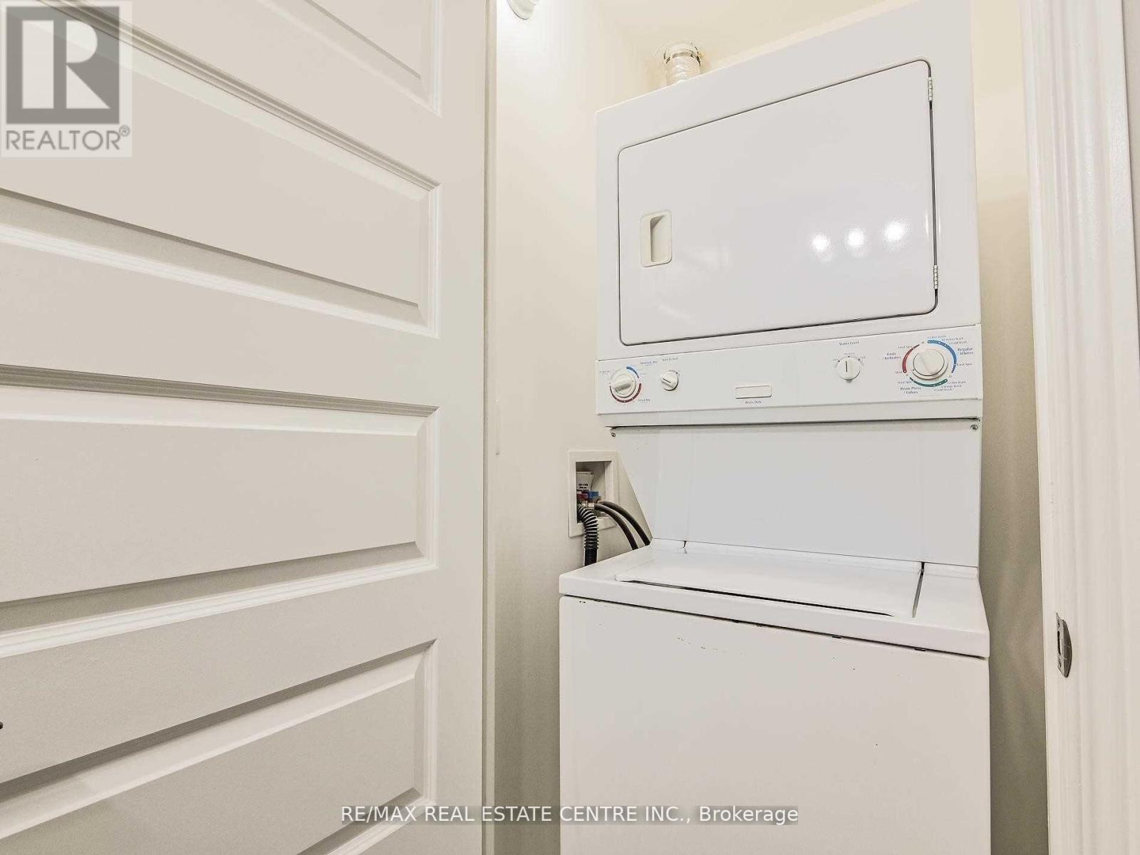 301 - 215 Queen Street E, Brampton (Queen Street Corridor), Ontario  L6W 0A9 - Photo 12 - W12194277