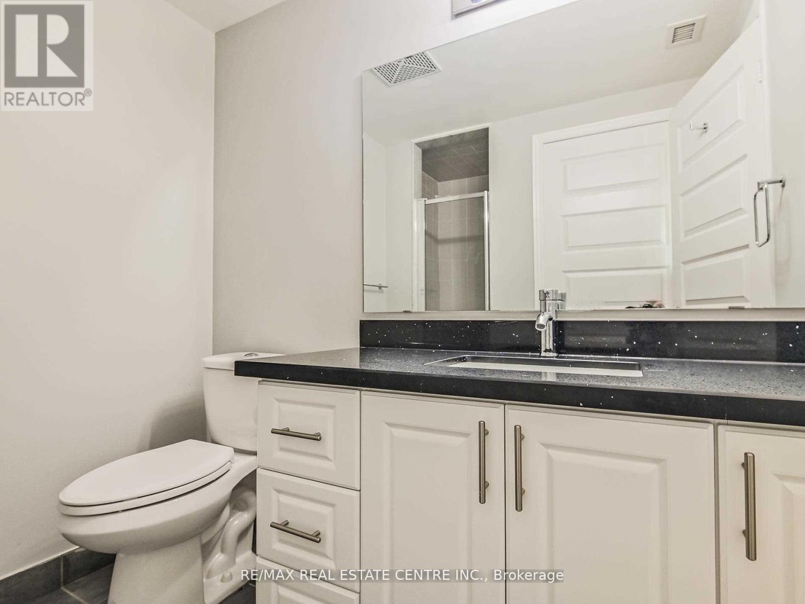 301 - 215 Queen Street E, Brampton, Ontario  L6W 0A9 - Photo 13 - W12194277