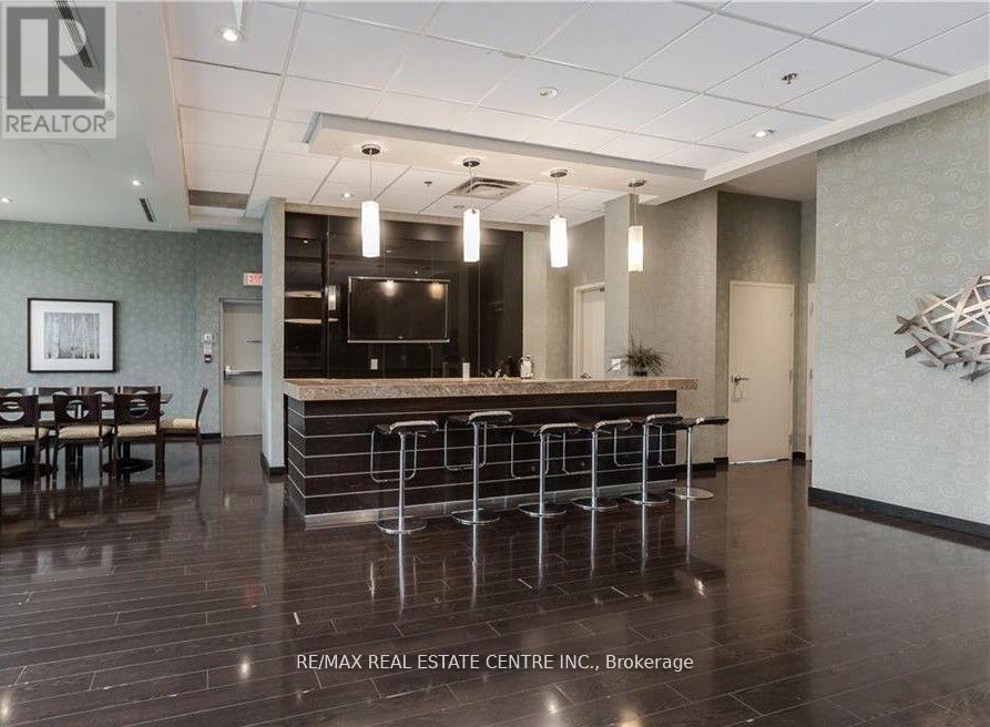301 - 215 Queen Street E, Brampton, Ontario  L6W 0A9 - Photo 17 - W12194277