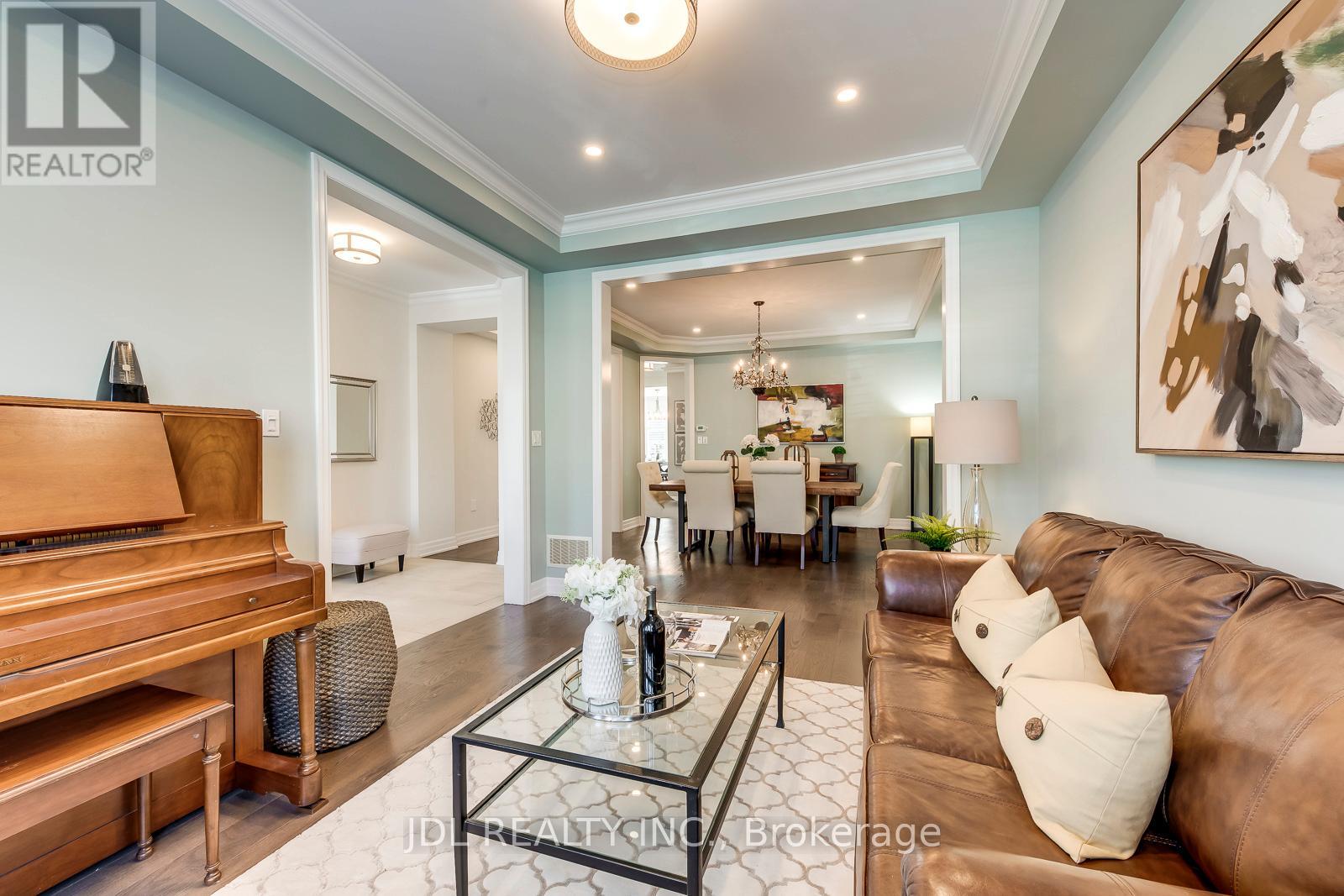 222 Magnolia Crescent, Oakville, Ontario  L6M 0Z8 - Photo 6 - W12194301