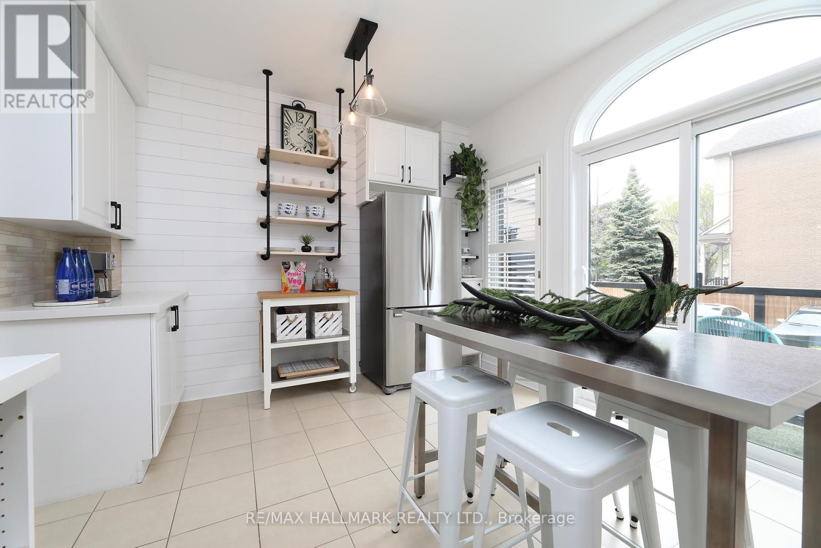 146 Manitoba Street, Toronto, Ontario  M8Y 1E3 - Photo 8 - W12194307
