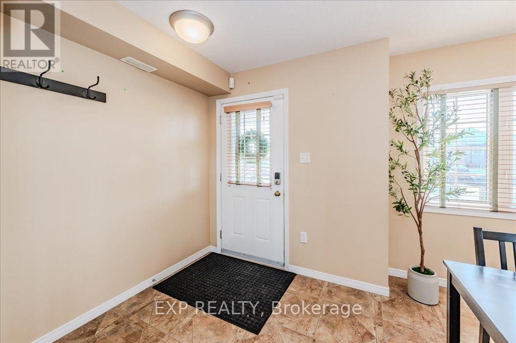 21a - 50 Howe Drive, Kitchener, Ontario  N2E 0A3 - Photo 4 - X12194278