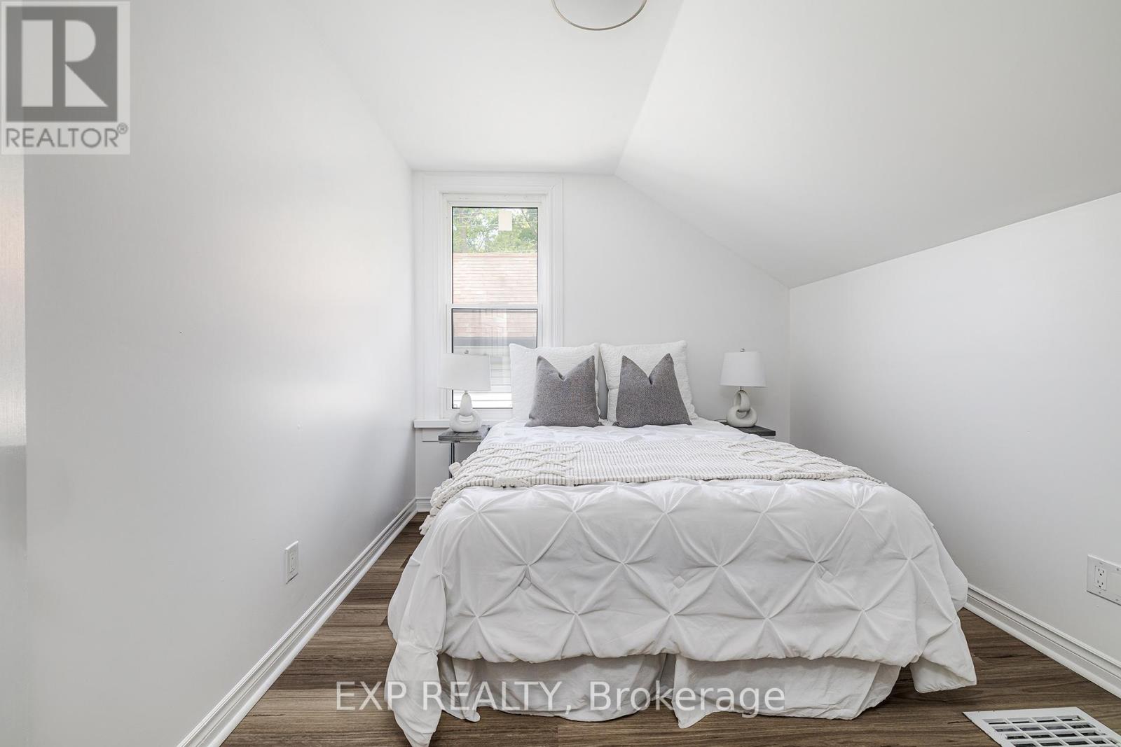 157 Sherman Street, Haldimand, Ontario  N3Y 2T2 - Photo 14 - X12194303