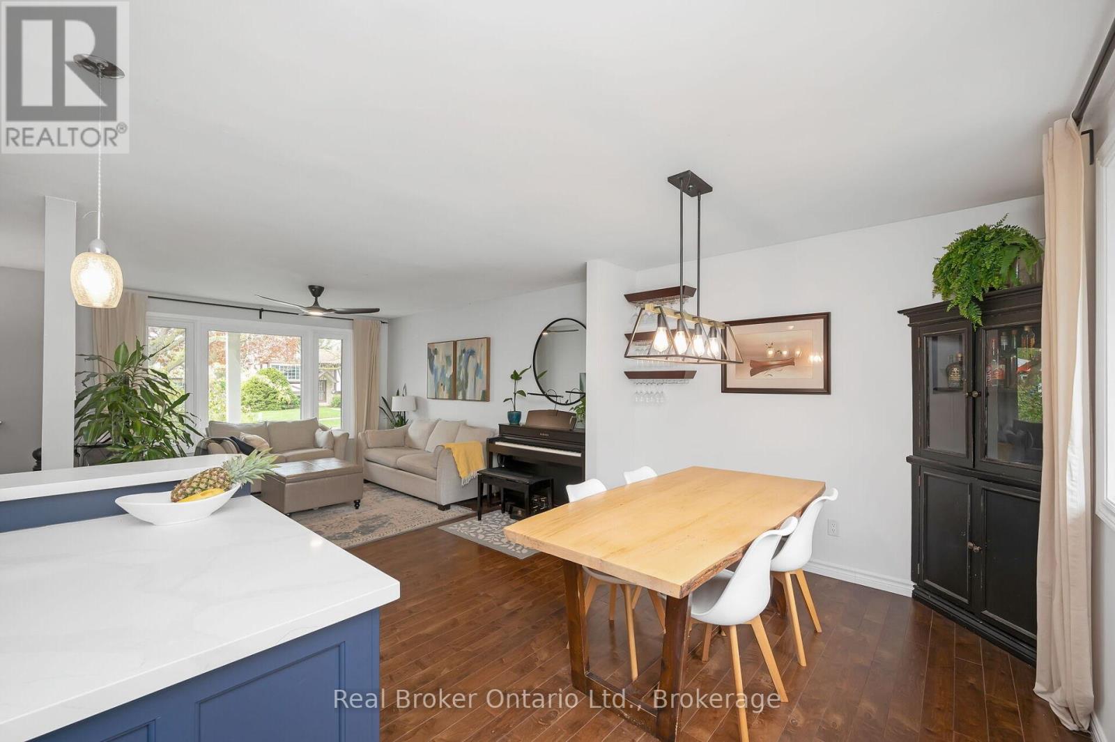 615 Sheraton Road, Burlington, Ontario  L7L 4B3 - Photo 16 - W12194331