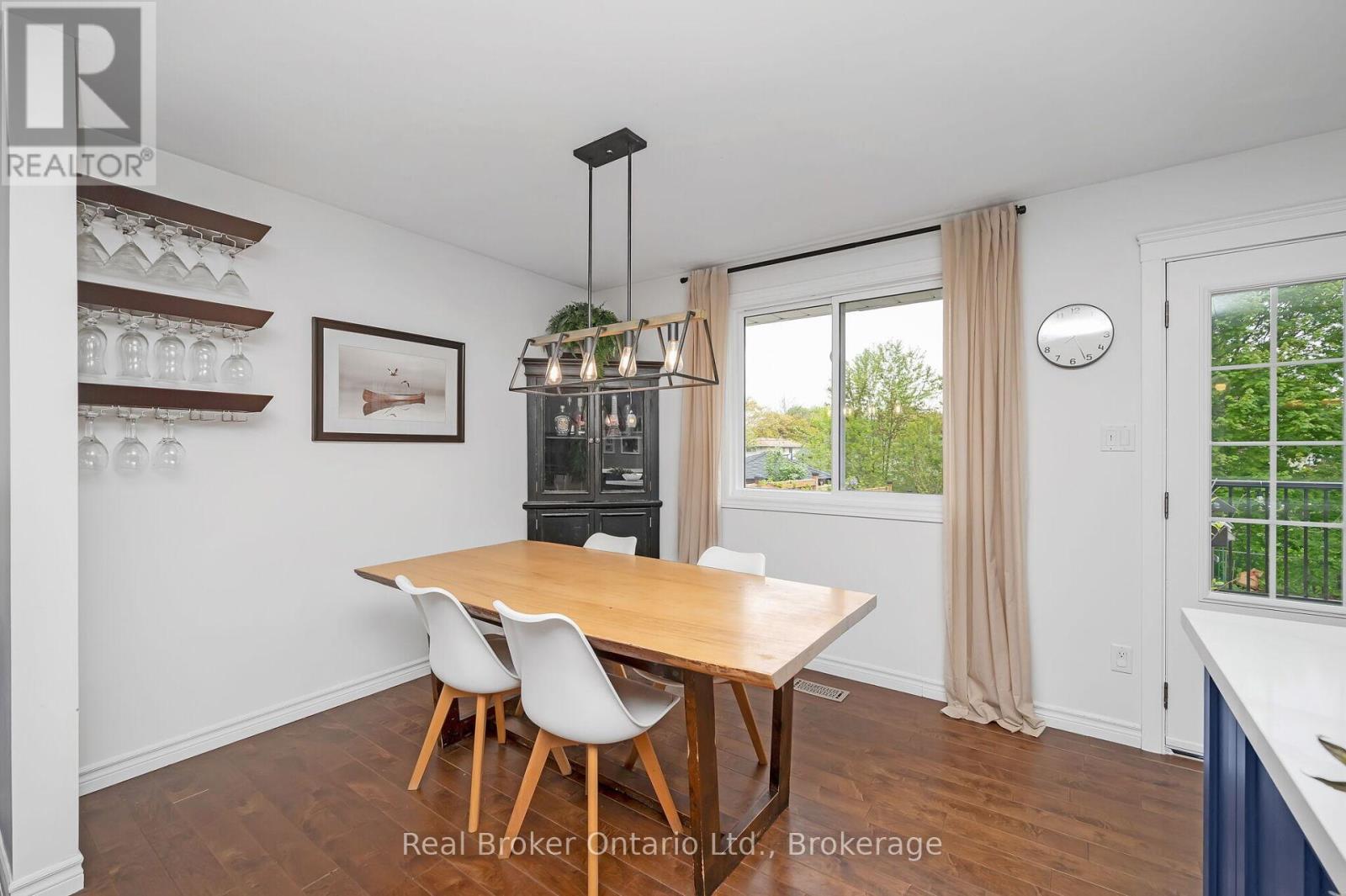 615 Sheraton Road, Burlington, Ontario  L7L 4B3 - Photo 17 - W12194331