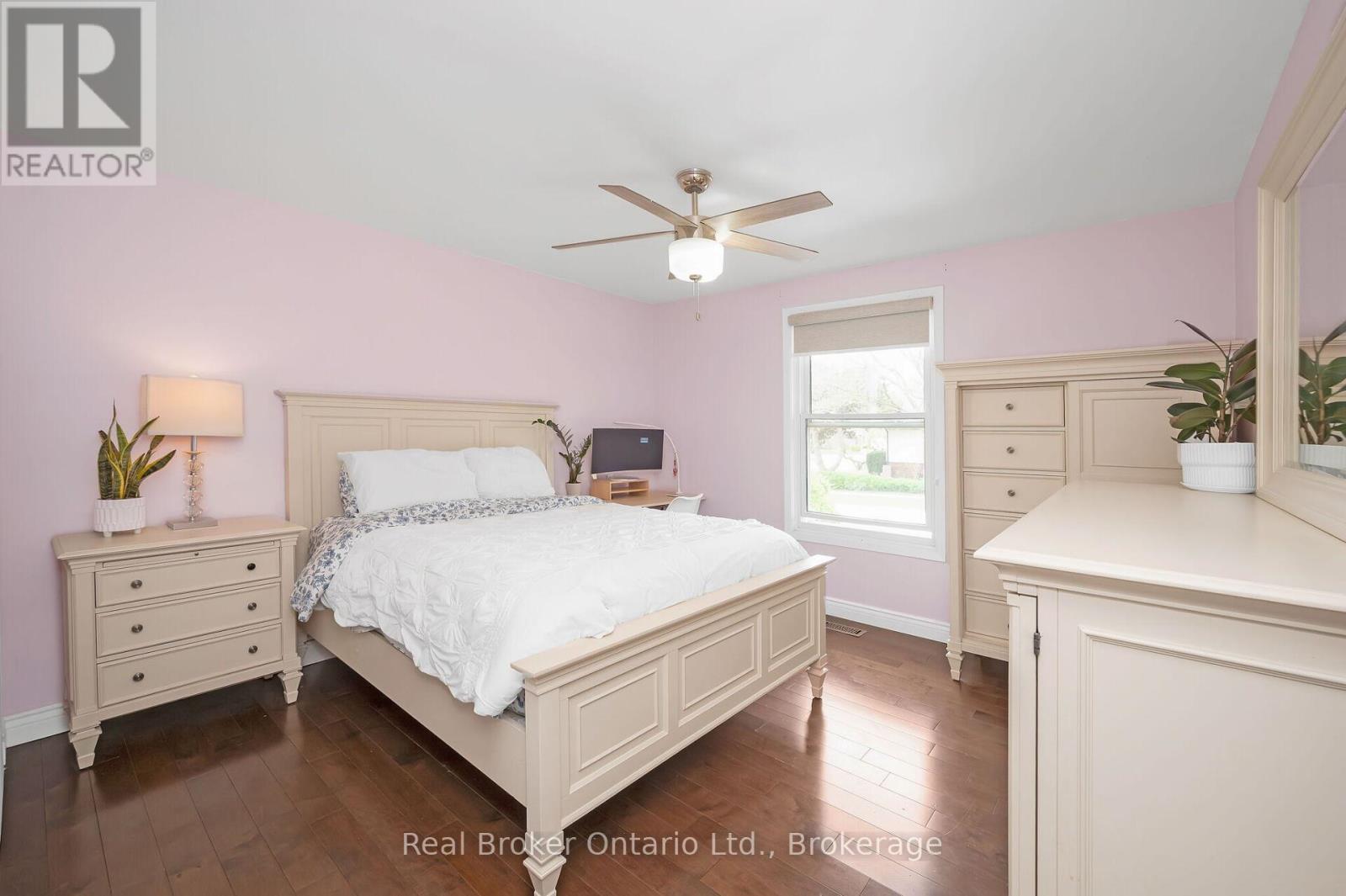 615 Sheraton Road, Burlington, Ontario  L7L 4B3 - Photo 21 - W12194331