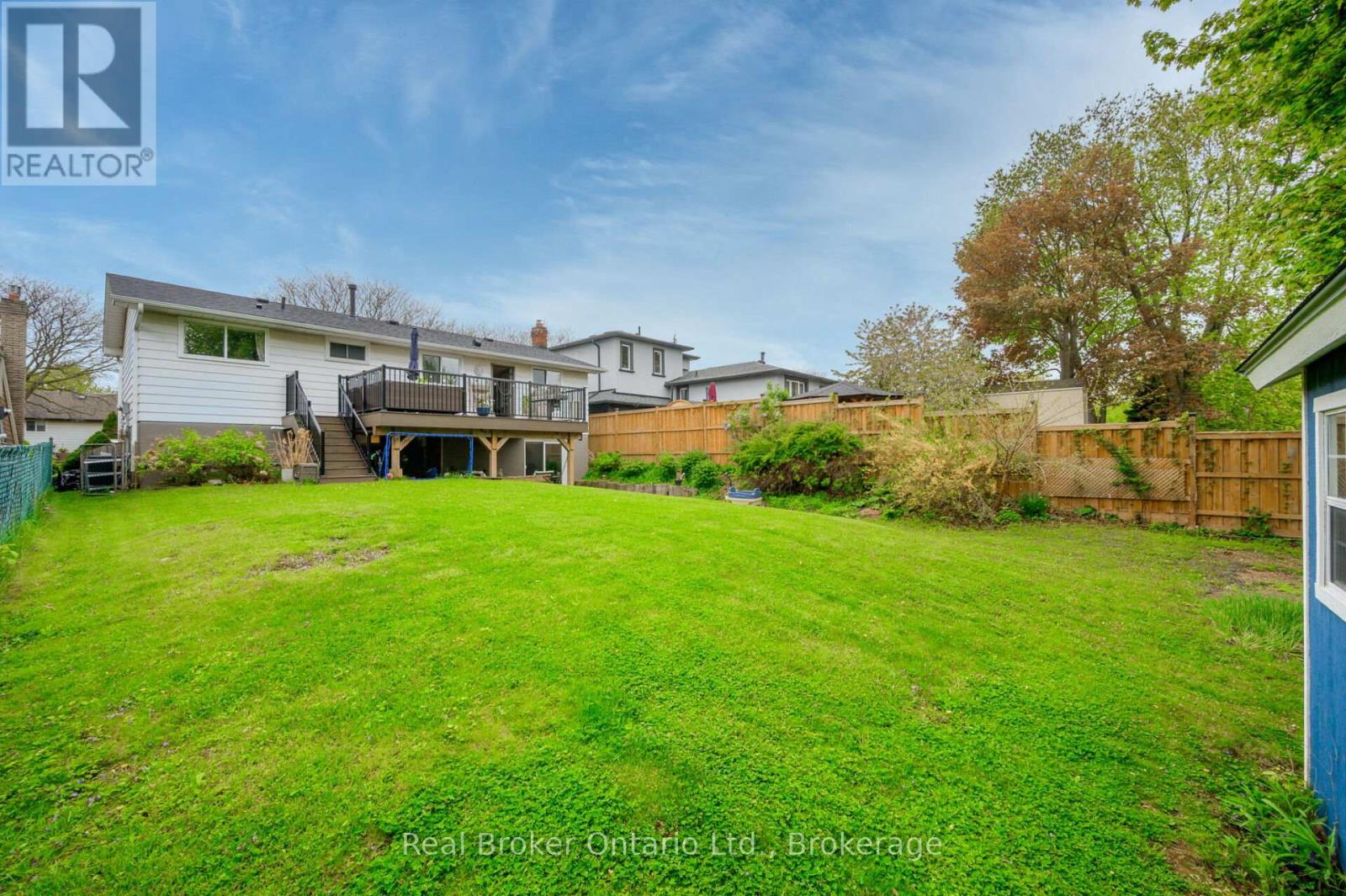 615 Sheraton Road, Burlington, Ontario  L7L 4B3 - Photo 36 - W12194331