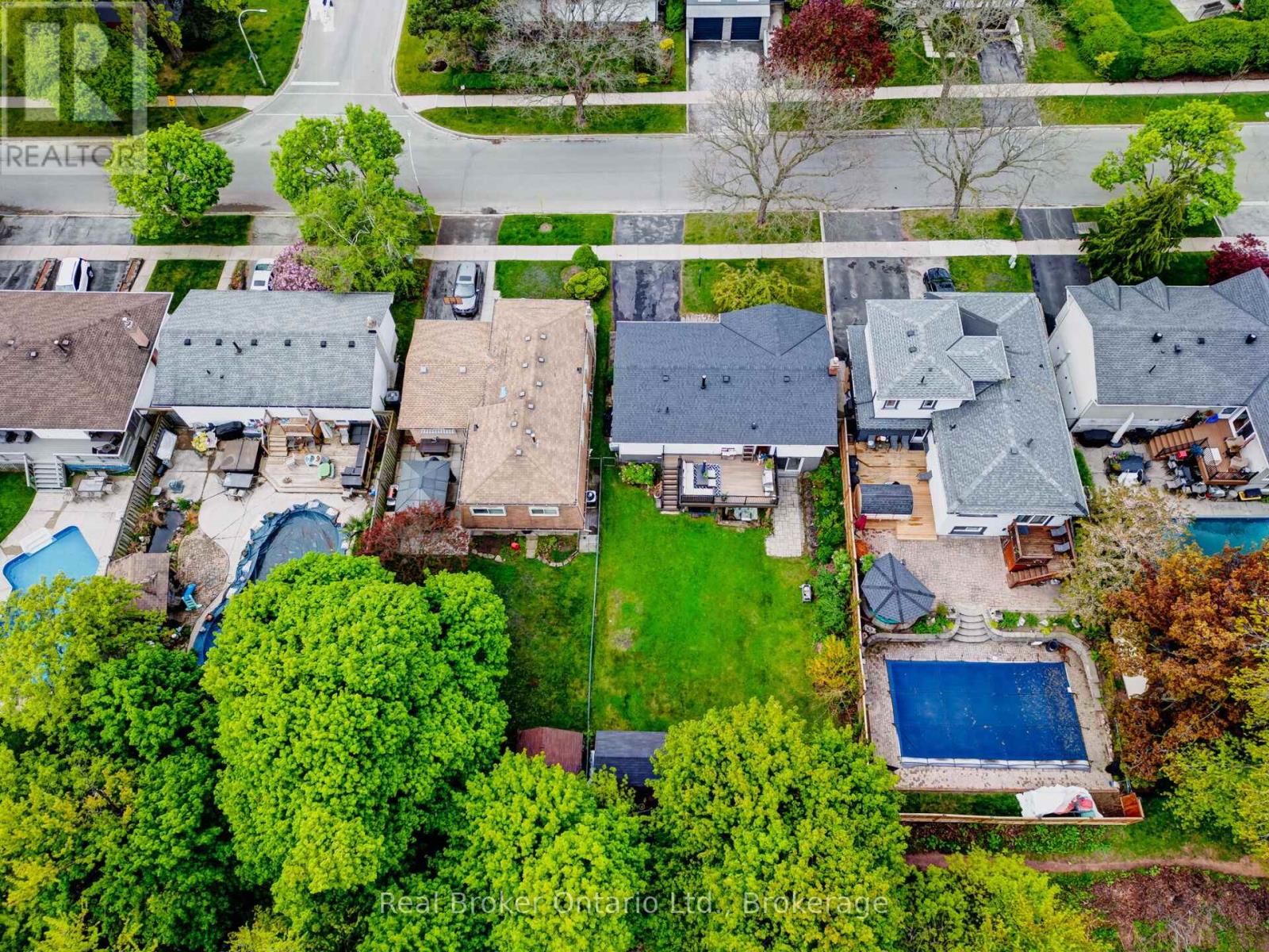 615 Sheraton Road, Burlington, Ontario  L7L 4B3 - Photo 44 - W12194331