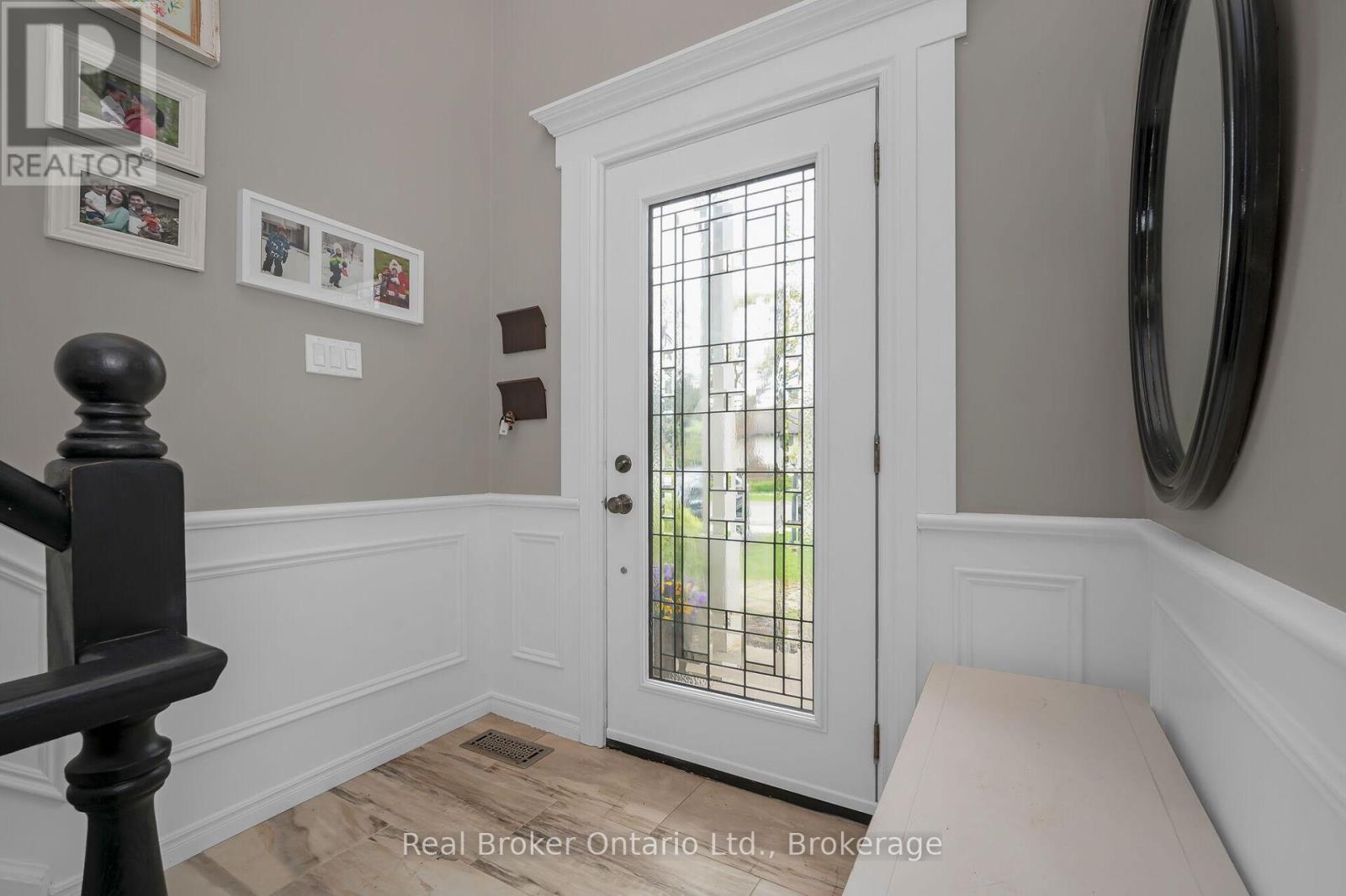615 Sheraton Road, Burlington, Ontario  L7L 4B3 - Photo 8 - W12194331