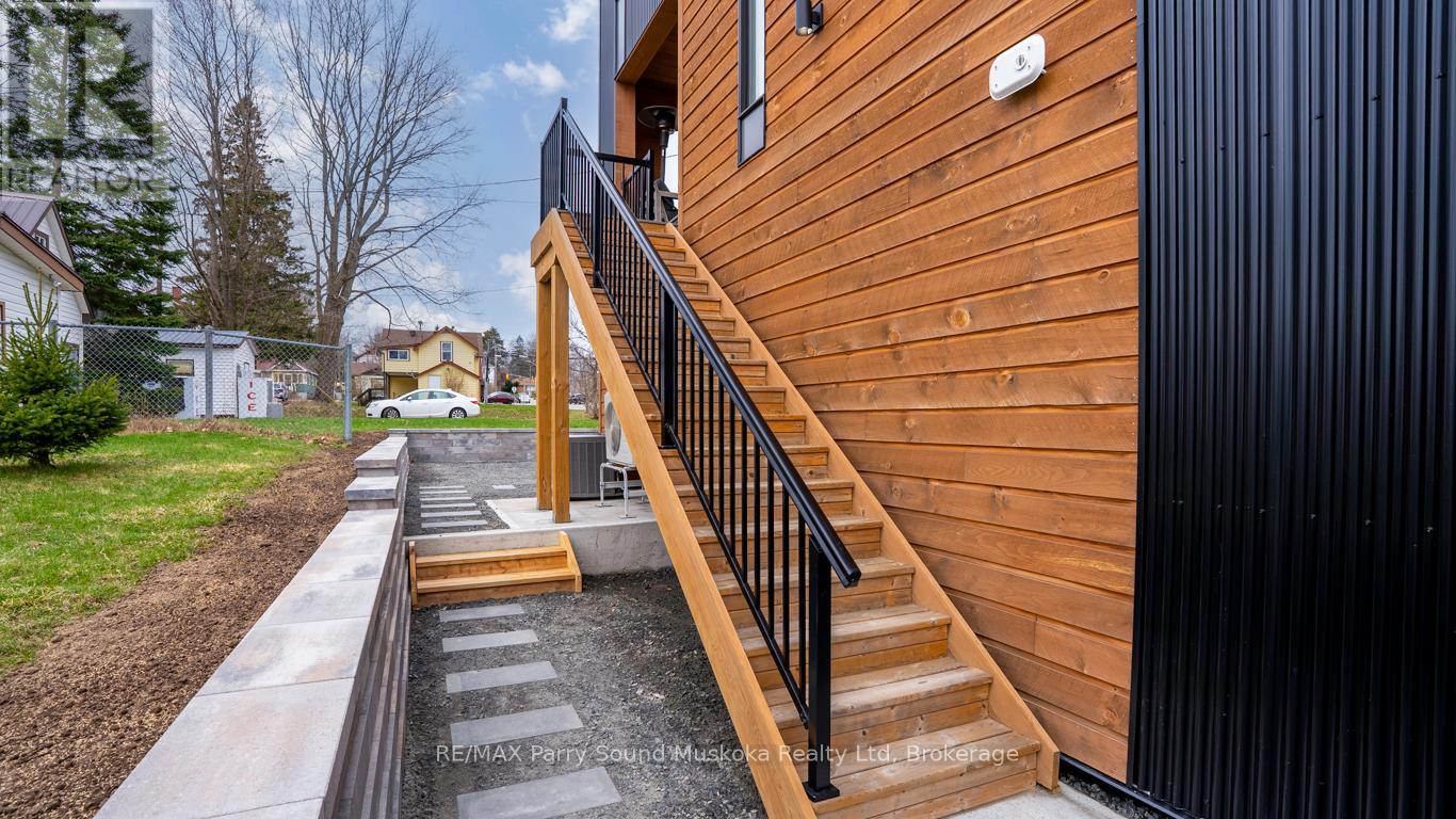 98 James Street, Parry Sound, Ontario  P2A 1T9 - Photo 3 - X12194334