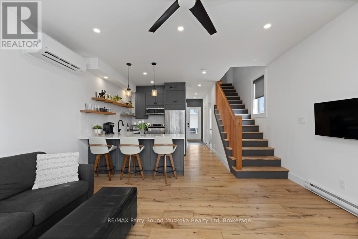 98 James Street, Parry Sound, Ontario  P2A 1T9 - Photo 8 - X12194334