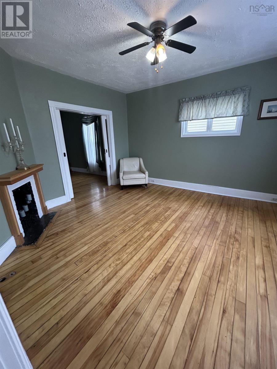 158 Victoria Street, Glace Bay, Nova Scotia  B1A 2Z8 - Photo 13 - 202511495