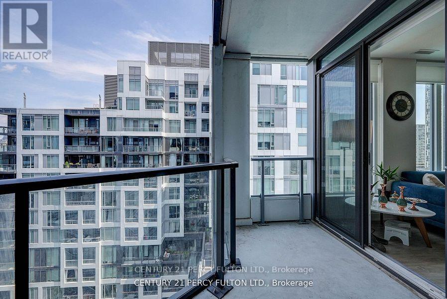 1501 - 27 Bathurst Street, Toronto, Ontario  M5V 0R1 - Photo 17 - C12194328