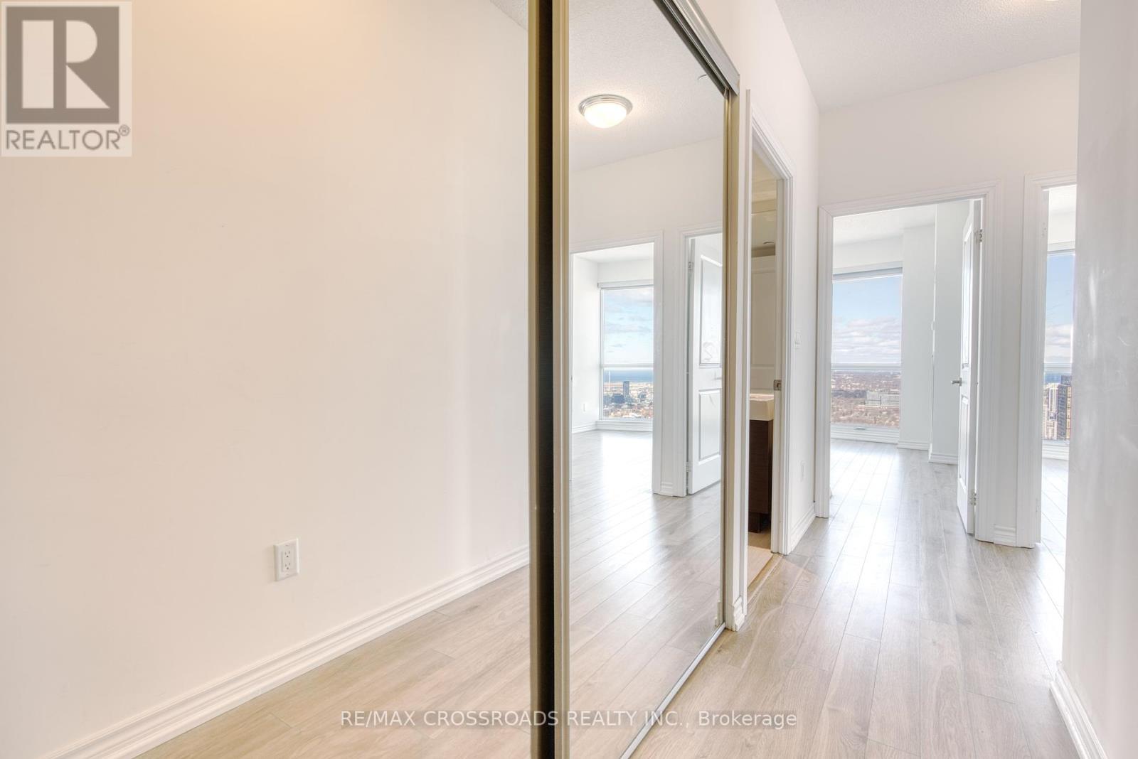 4807 - 386 Yonge Street, Toronto, Ontario  M5B 0A5 - Photo 37 - C12194354