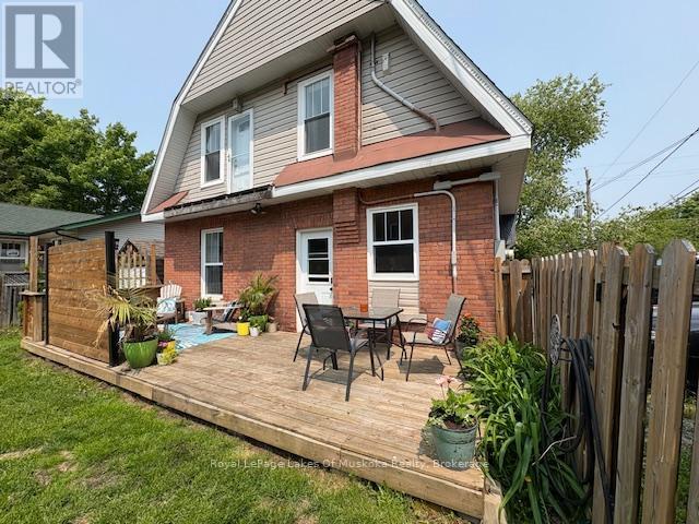 15 Lorne Street S, Huntsville (Chaffey), Ontario  P1H 1V6 - Photo 5 - X12192464