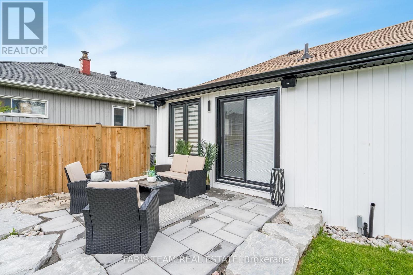 1135 Poplar Drive, Innisfil, Ontario  L0L 1R0 - Photo 17 - N12194347