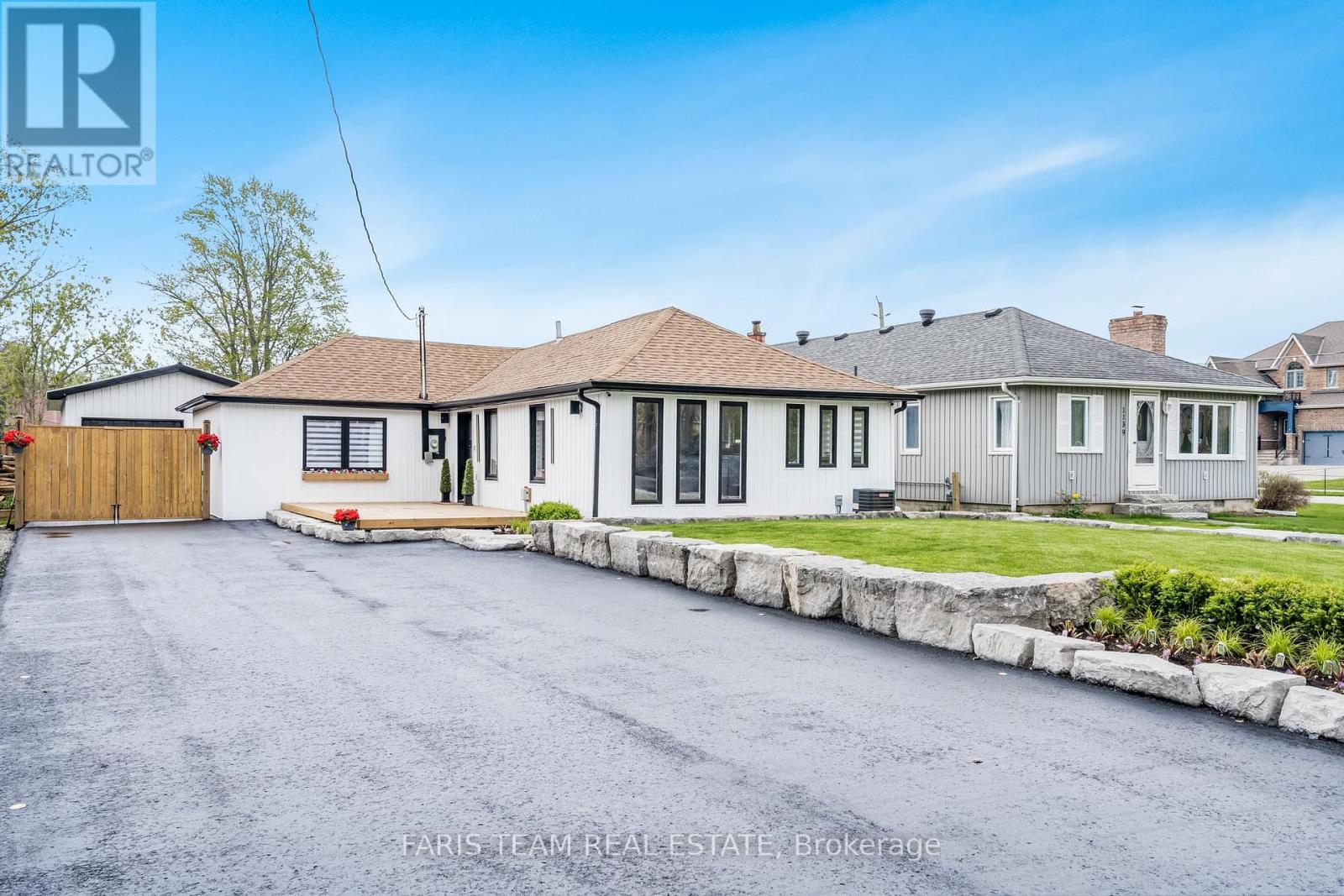 1135 Poplar Drive, Innisfil, Ontario  L0L 1R0 - Photo 3 - N12194347