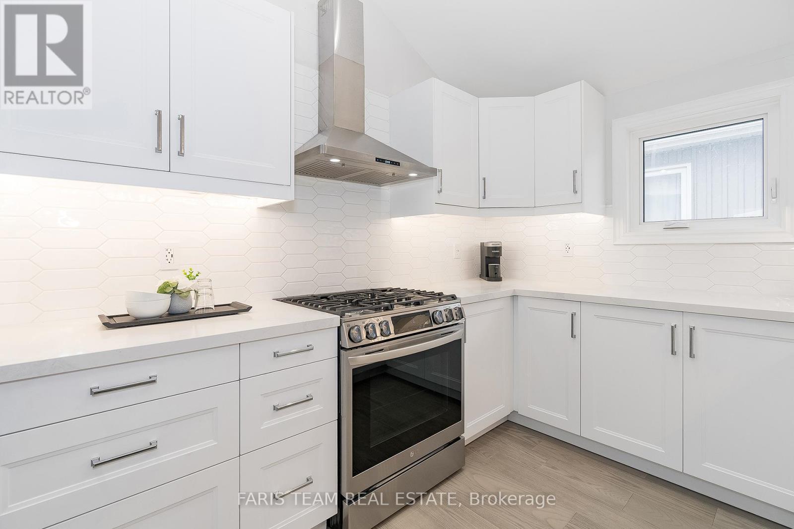 1135 Poplar Drive, Innisfil (Gilford), Ontario  L0L 1R0 - Photo 7 - N12194347