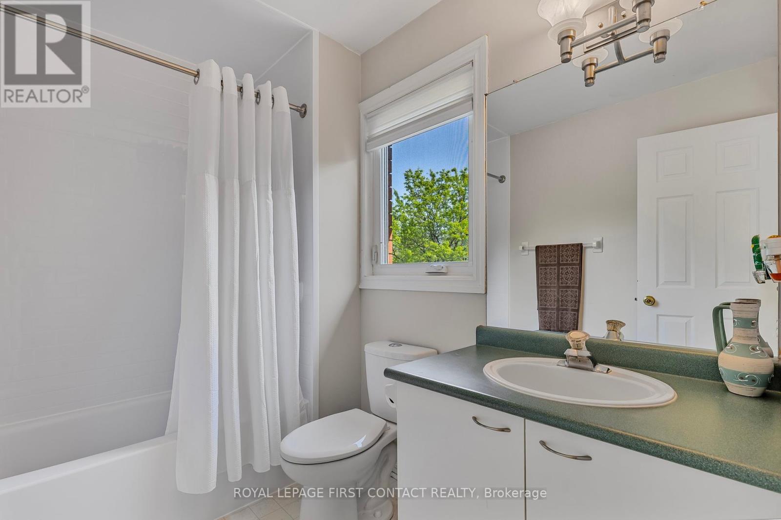 32 Falling Brook Drive, Barrie, Ontario  L4N 7E9 - Photo 22 - S12194353