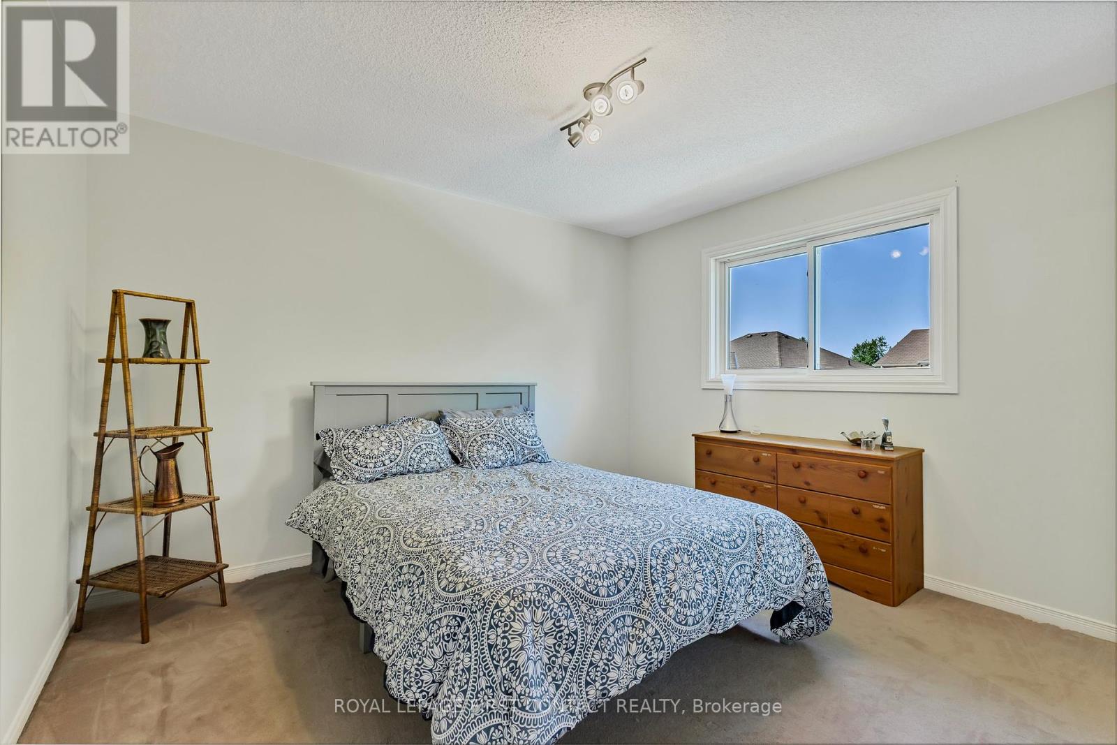 32 Falling Brook Drive, Barrie, Ontario  L4N 7E9 - Photo 23 - S12194353