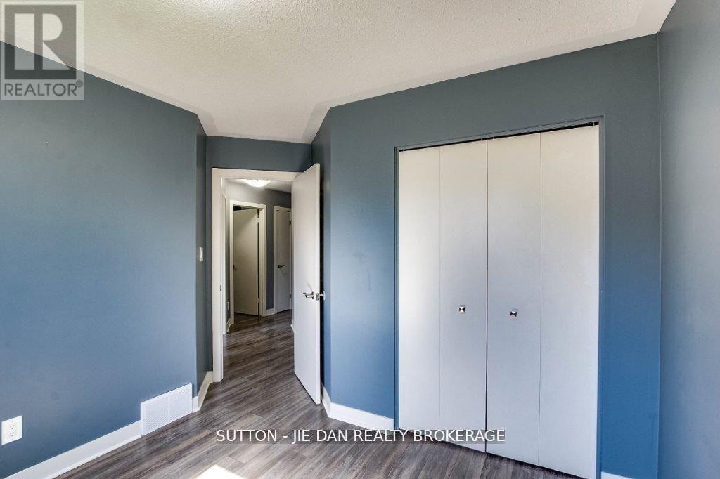 Photo 13 of 25 for 811 South Wenige Drive