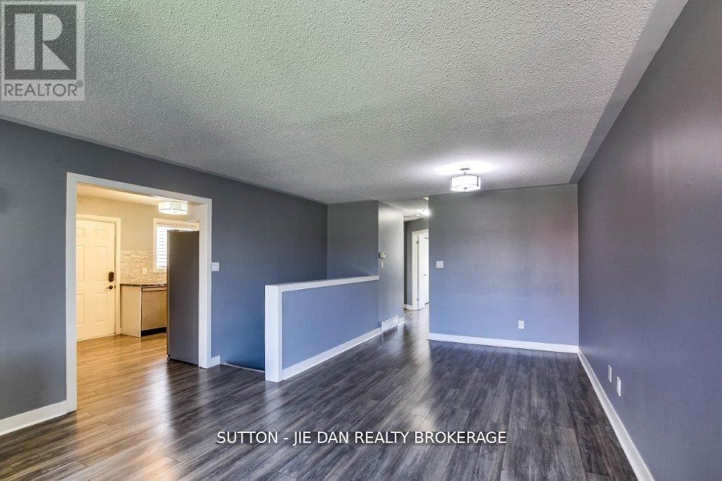 Photo 5 of 25 for 811 South Wenige Drive