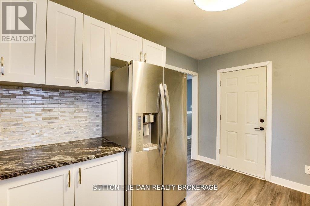 Photo 9 of 25 for 811 South Wenige Drive