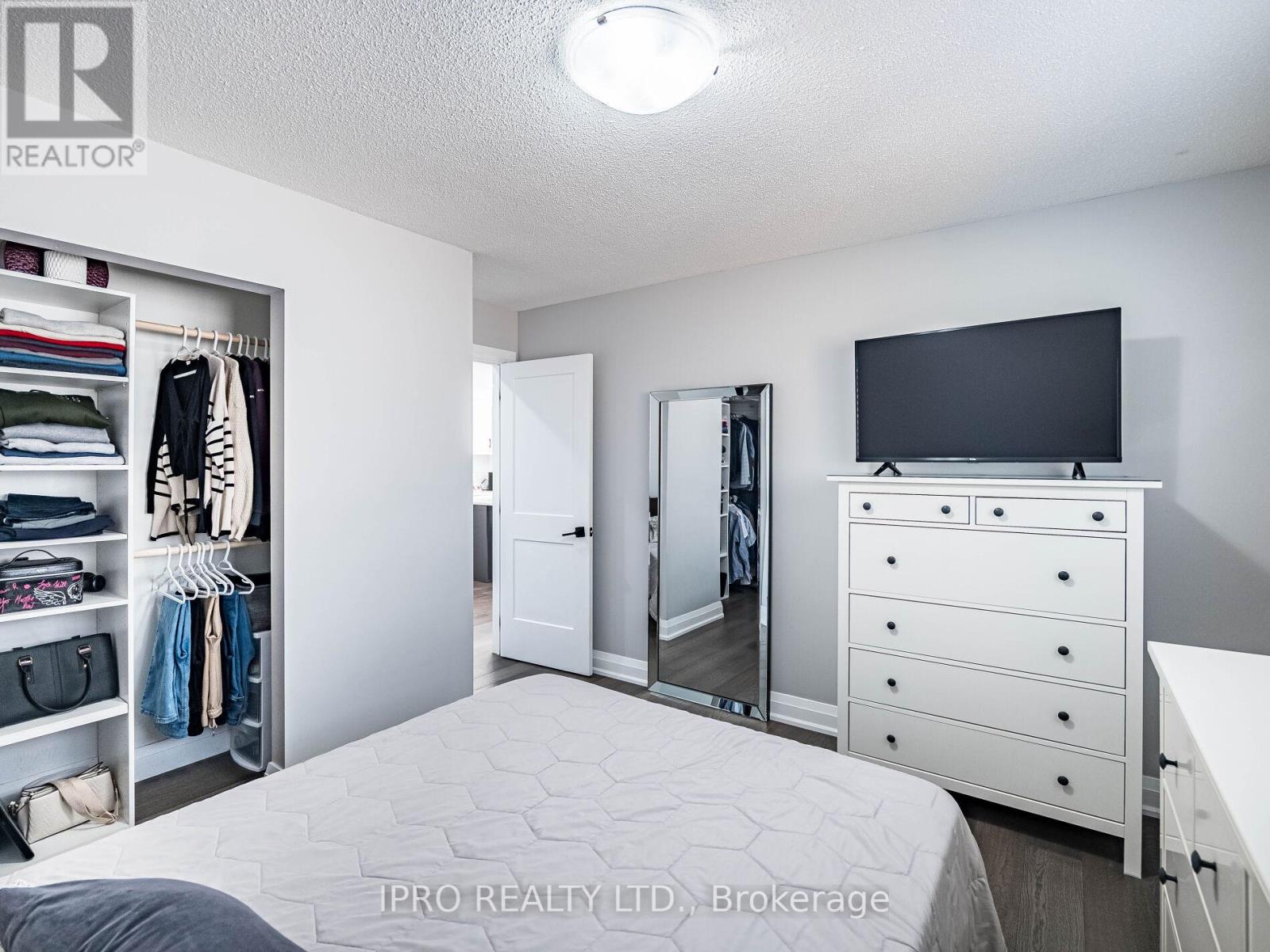 2152 Falmouth Terrace, Burlington, Ontario  L7P 1X9 - Photo 16 - W12183636