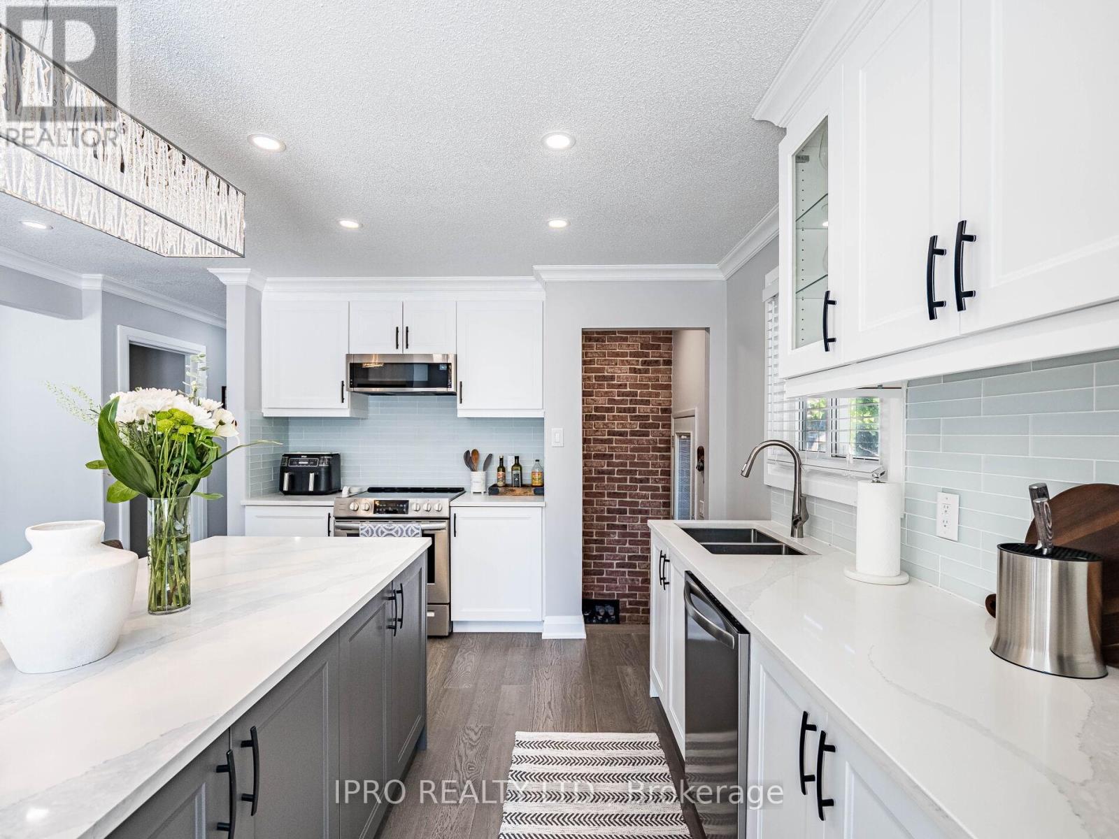 2152 Falmouth Terrace, Burlington, Ontario  L7P 1X9 - Photo 11 - W12183636