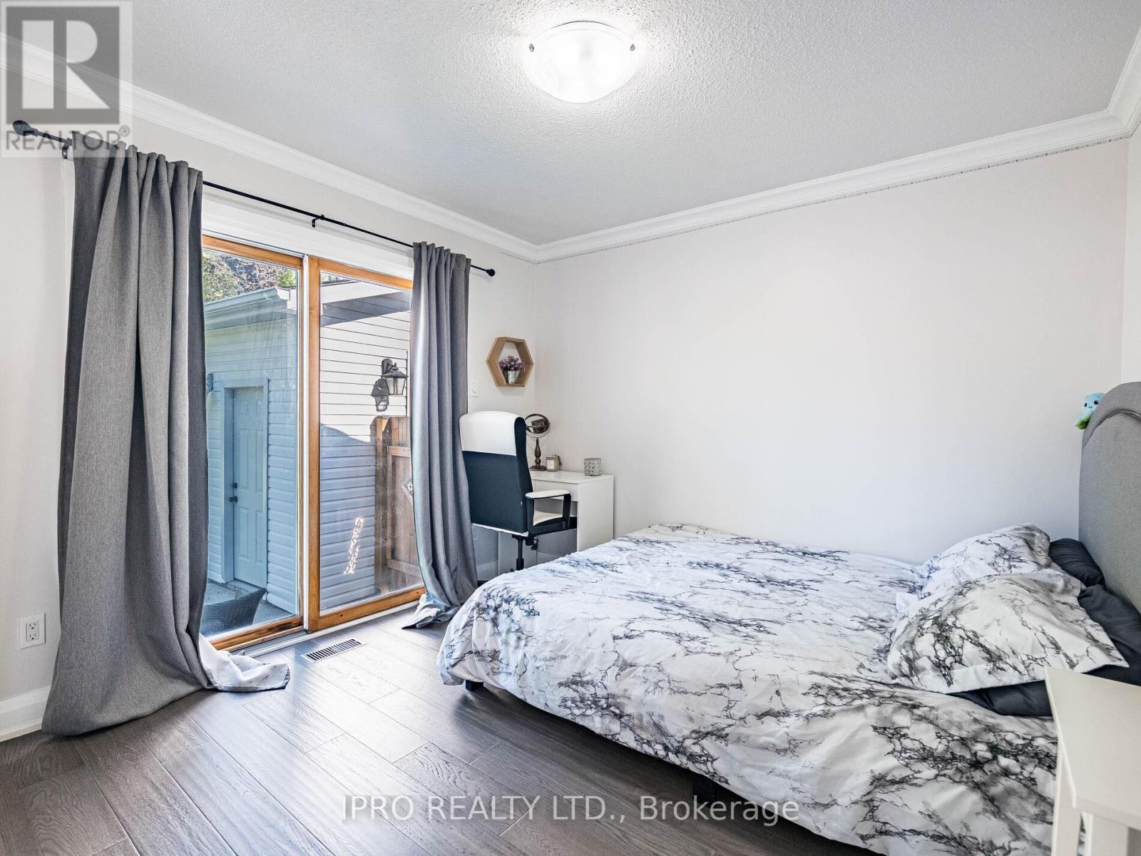 2152 Falmouth Terrace, Burlington, Ontario  L7P 1X9 - Photo 17 - W12183636