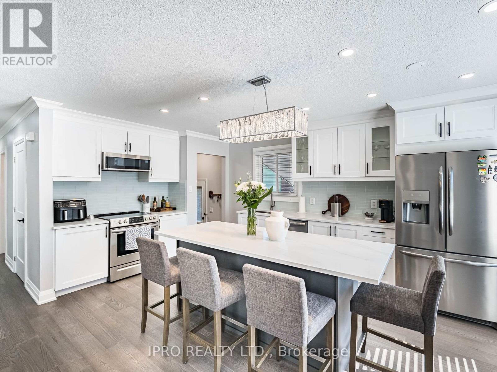 2152 Falmouth Terrace, Burlington, Ontario  L7P 1X9 - Photo 6 - W12183636