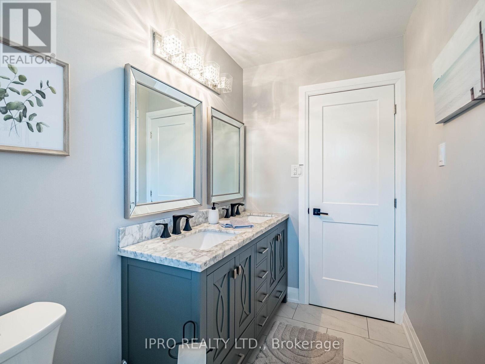 2152 Falmouth Terrace, Burlington, Ontario  L7P 1X9 - Photo 21 - W12183636