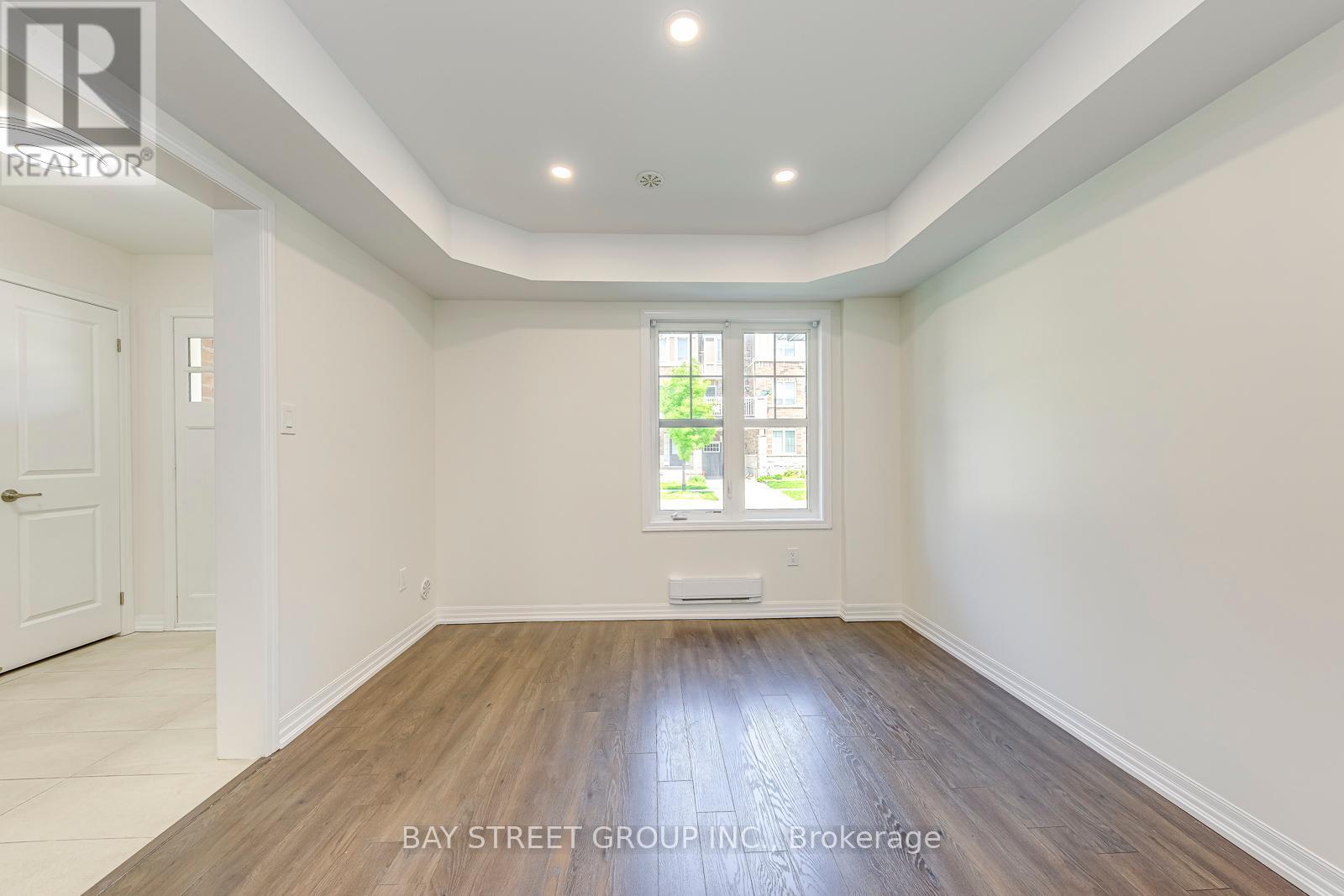 3060 Harebell Gate, Oakville, Ontario  L6M 0Y9 - Photo 10 - W12194332