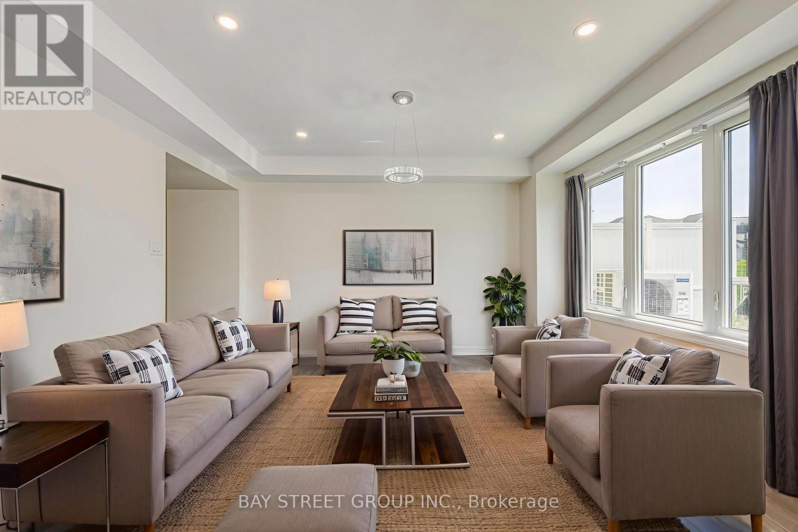 3060 Harebell Gate, Oakville, Ontario  L6M 0Y9 - Photo 14 - W12194332