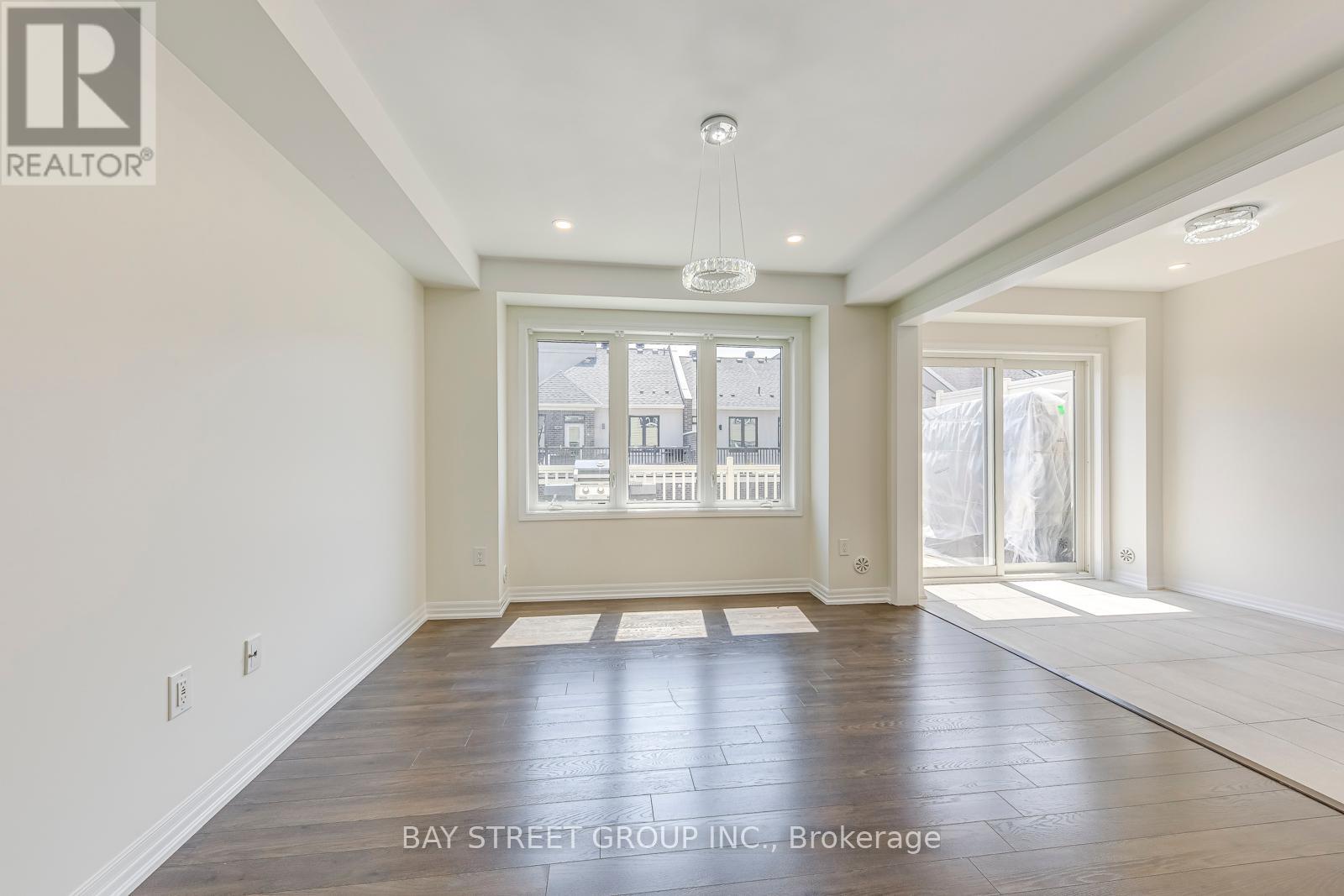 3060 Harebell Gate, Oakville, Ontario  L6M 0Y9 - Photo 15 - W12194332