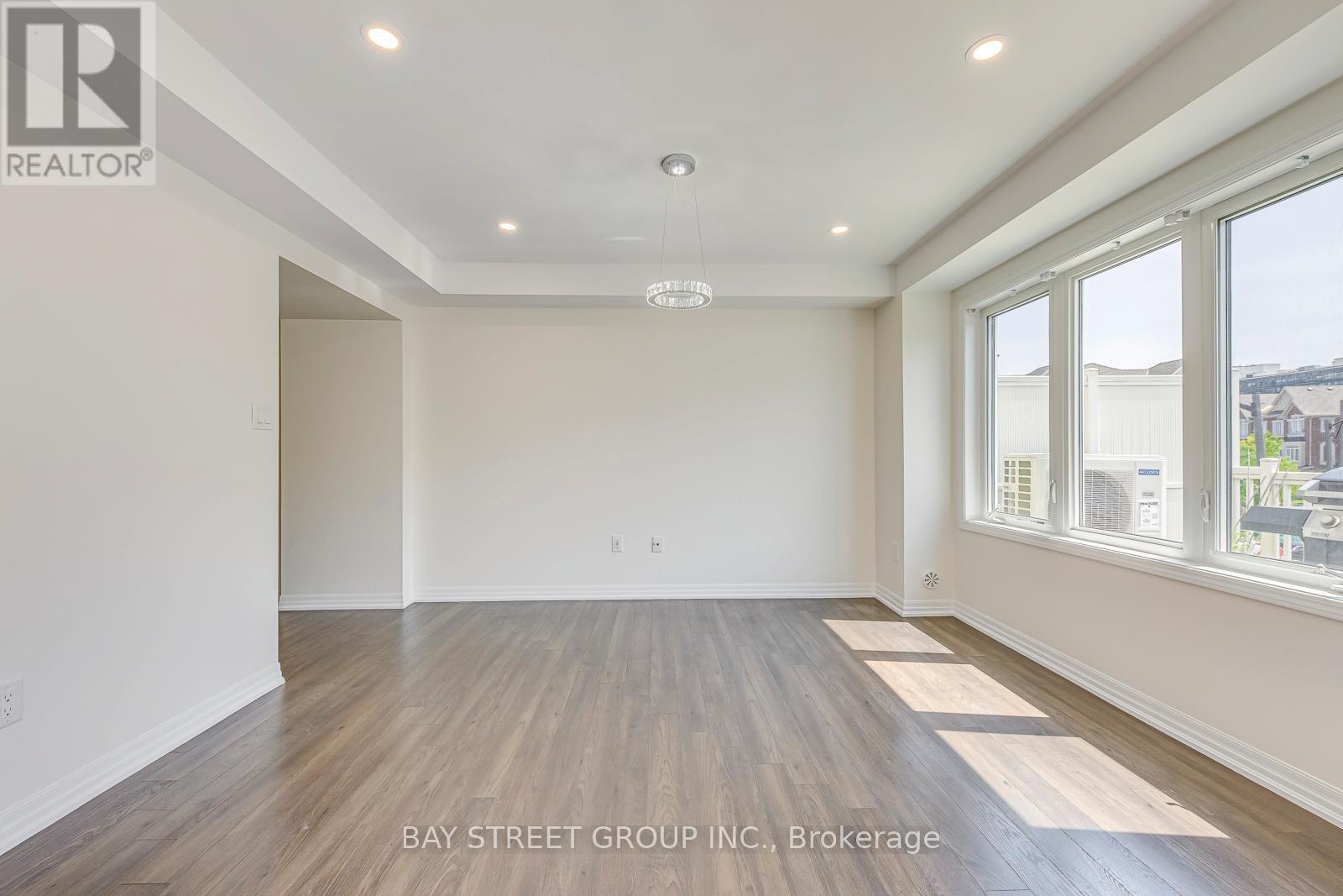 3060 Harebell Gate, Oakville, Ontario  L6M 0Y9 - Photo 16 - W12194332
