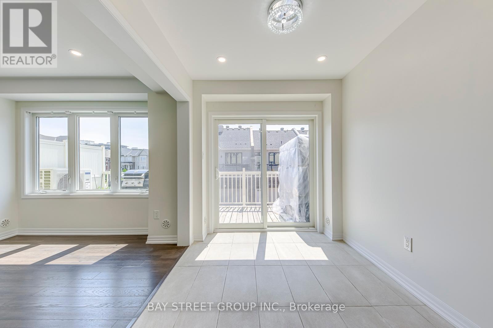 3060 Harebell Gate, Oakville, Ontario  L6M 0Y9 - Photo 18 - W12194332