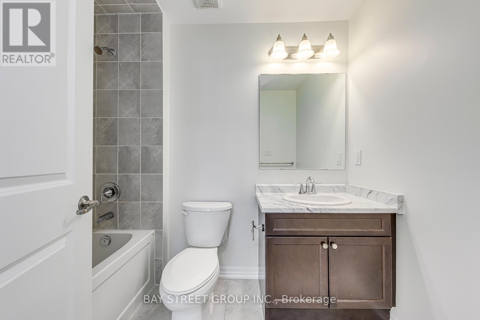 3060 Harebell Gate, Oakville, Ontario  L6M 0Y9 - Photo 37 - W12194332
