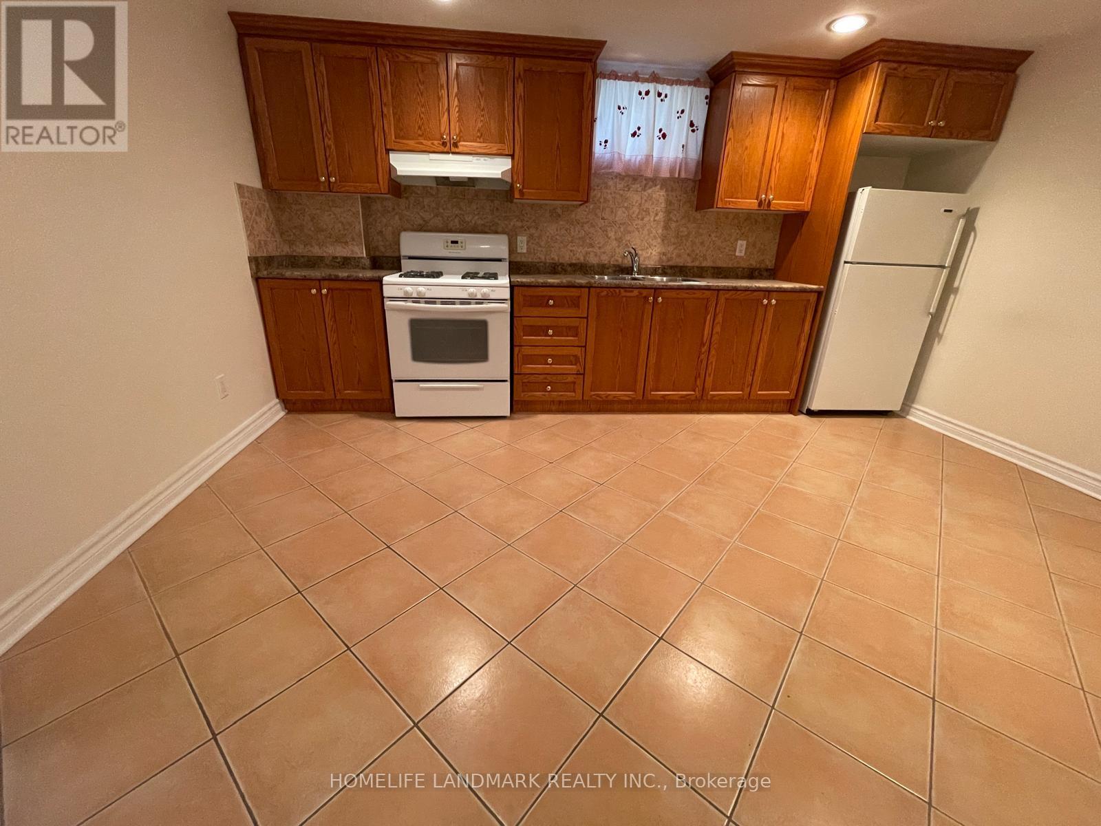 5844 Corinthian Trail, Mississauga, Ontario  L5M 6X8 - Photo 8 - W12194337
