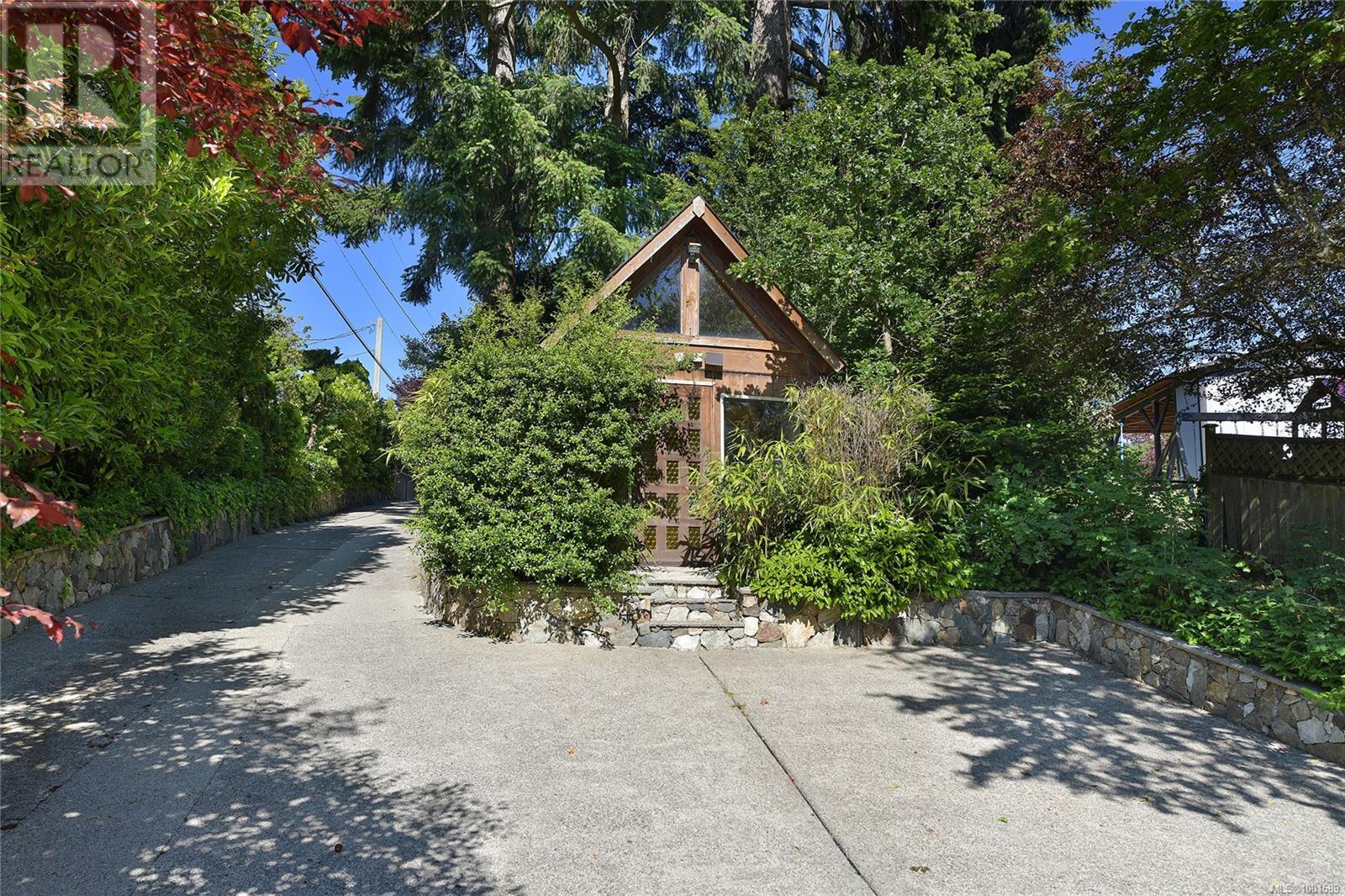 Property at 2874 Leigh Rd image 2